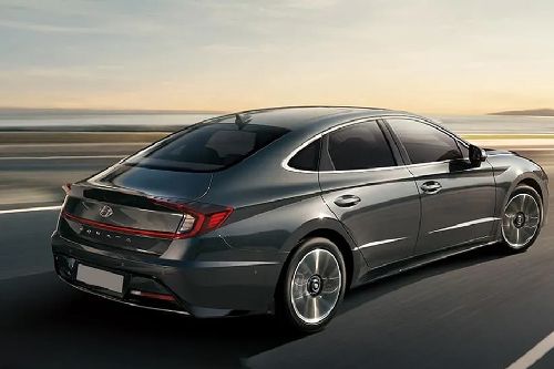 Sonata (2021-2023) Rear angle view