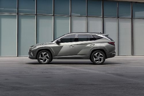 Tucson (2022-2024) Side view