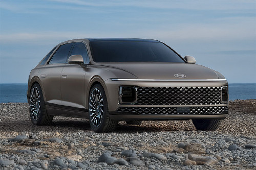 Hyundai Azera Front Medium View