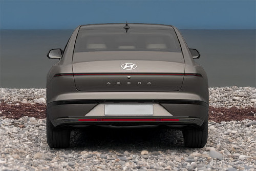 Full Rear View of Hyundai Azera