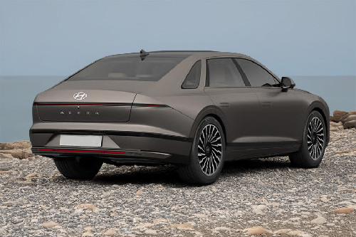 Azera Rear angle view