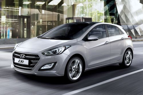 i30 Front angle low view