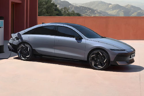 Hyundai Ioniq 6	2026 Front Cross Side View