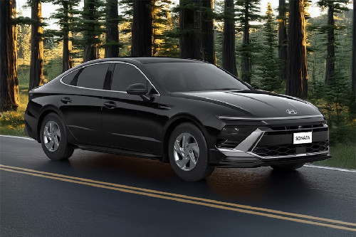 Hyundai Sonata Front Cross Side View