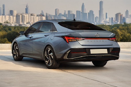 Rear Medium View of Hyundai Elantra
