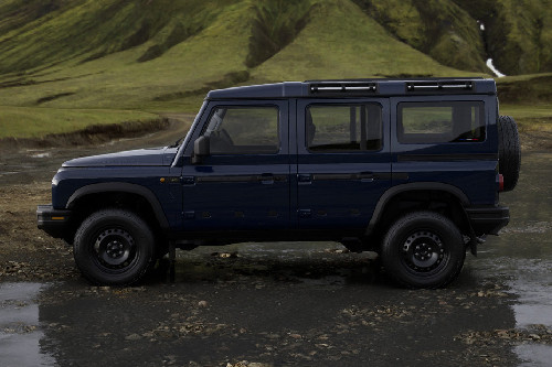 Grenadier Station Wagon Side view