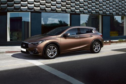 Q30 Front angle low view
