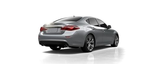 Q70 (2014-2021) Rear angle view