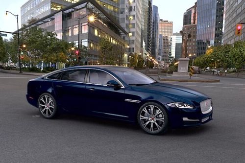 Jaguar XJ Front Cross Side View