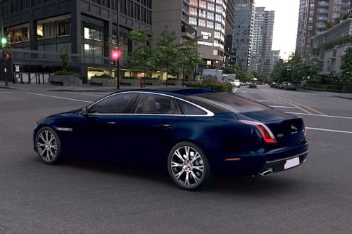 Rear Cross Side View of Jaguar XJ