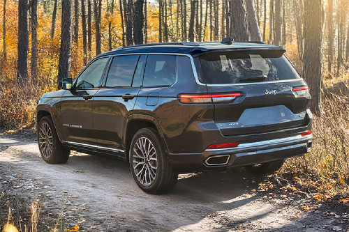 Rear Medium View of Jeep Grand Cherokee