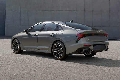 Rear Cross Side View of KIA K5