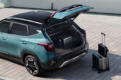 Trunk Open Closer View of Seltos