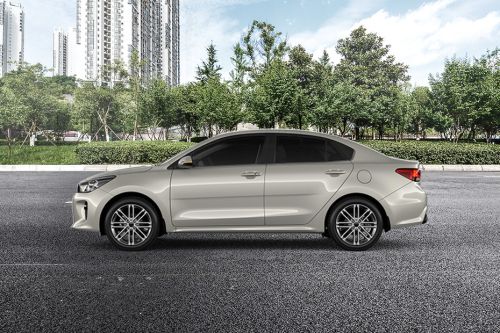 Rio 4-Door Side view