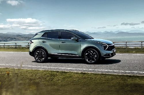 KIA Sportage Full Side View
