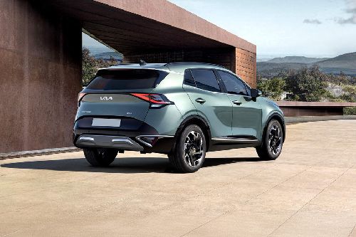 Rear Medium View of KIA Sportage