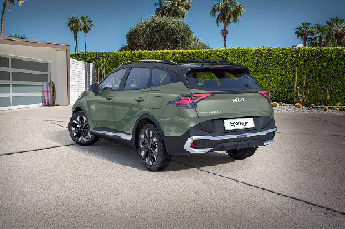 Rear Cross Side View of KIA Sportage L