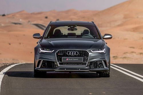 Full Front View of RS6 Avant Performance