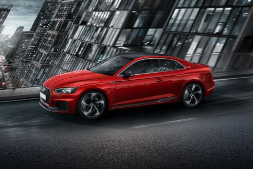 Audi RS 5 Coupe Front Side View