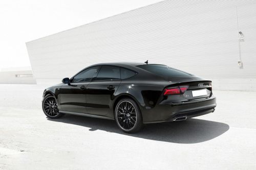 Rear Cross Side View of Audi A7