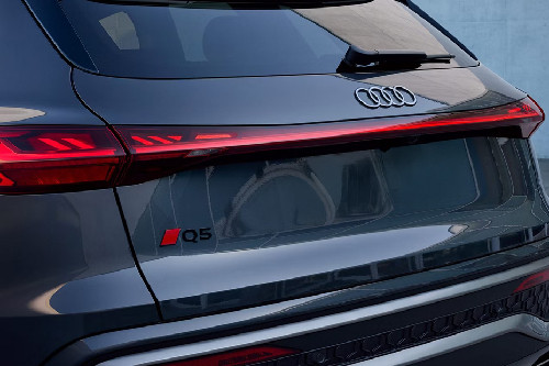 Q5 Tail light