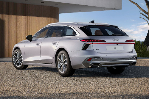 Rear Cross Side View of Audi A6 Avant