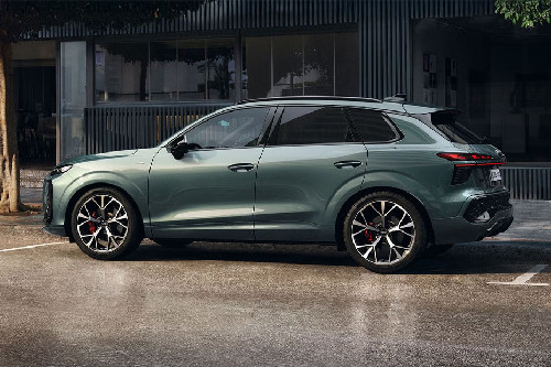 Rear Cross View of Audi Q3 2026