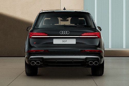 Full Rear View of Audi SQ7