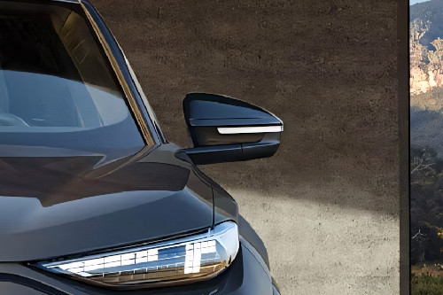 Audi Q6 Sportback e-tron Drivers Side Mirror Front Angle