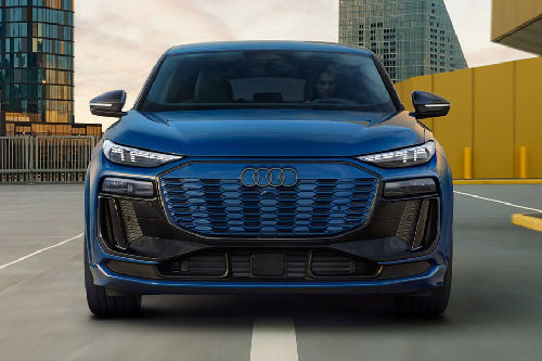 Full Front View of SQ6 Sportback e-tron