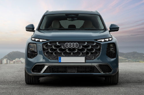 Full Front View of Q7 2026
