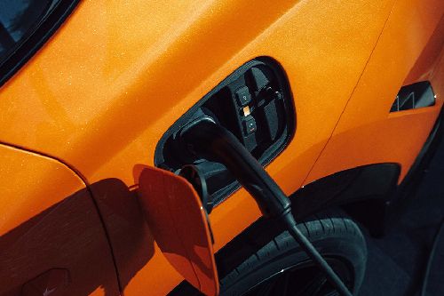 Gas Cap Open of Urus