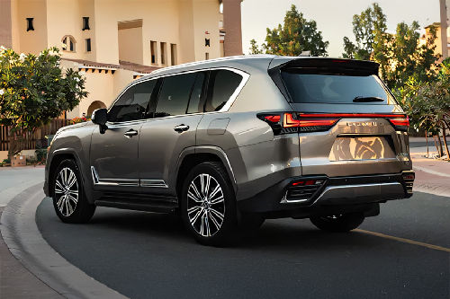Rear Cross Side View of Lexus LX 700H