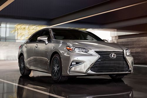 Lexus ES (2013-2021) Front Medium View