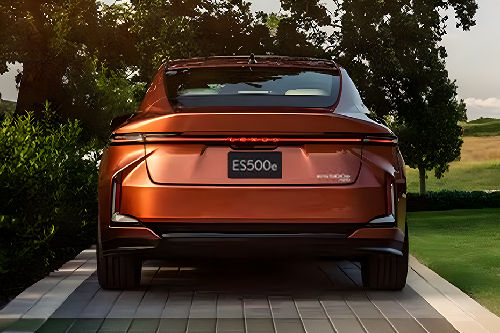 Full Rear View of Lexus ES 500e
