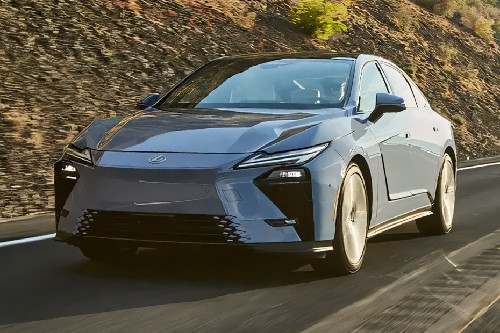 ES Hybrid 2026 Front angle low view