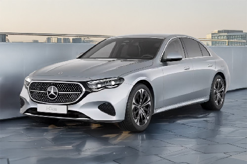 E-Class Sedan Front angle low view