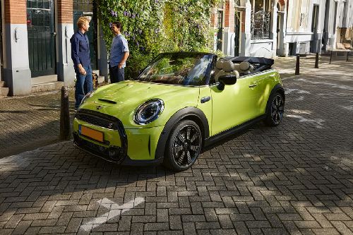 Convertible (2022-2024) Front angle low view