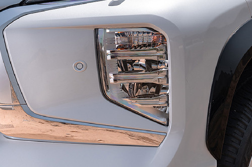 Montero Sport Front Fog Lamp