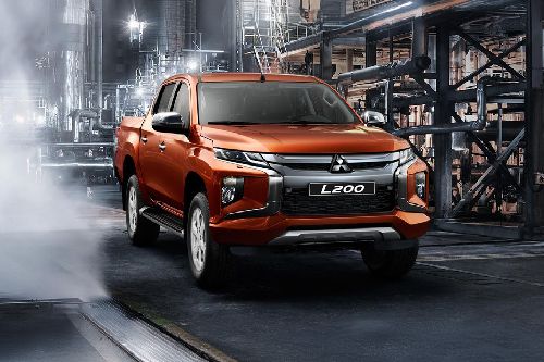 Mitsubishi L200 (2022-2024) Front Angle High View