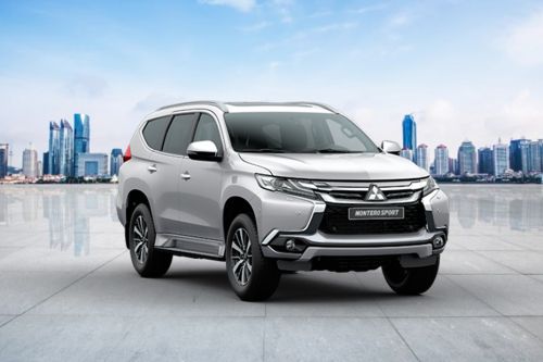 Mitsubishi Montero Sport (2022-2023) Front Medium View