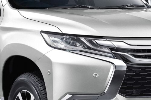 Montero Sport (2022-2023) Headlight