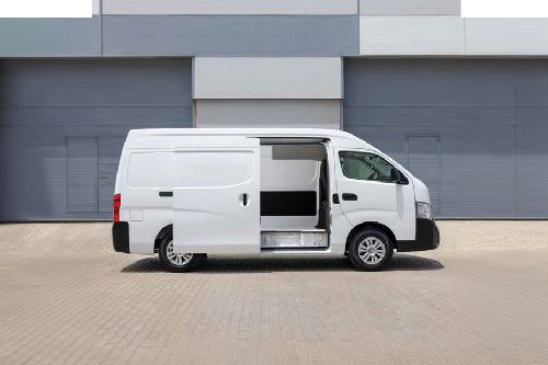 Nissan Urvan Full Side View