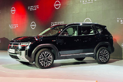 Nissan Tekton Front Side View