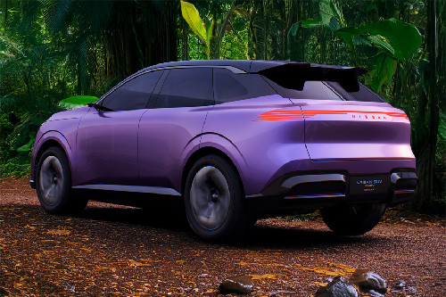 Rear Cross Side View of Nissan Urban SUV PHEV