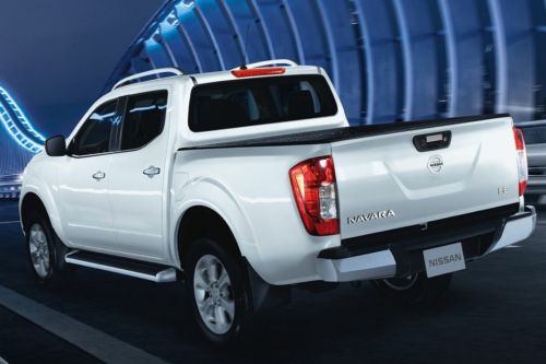 Rear Cross Side View of Nissan Navara Pickup