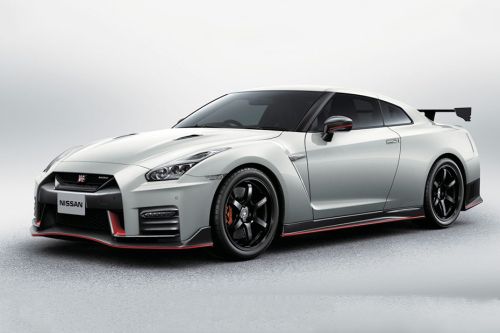 GT-R Nismo Front angle low view