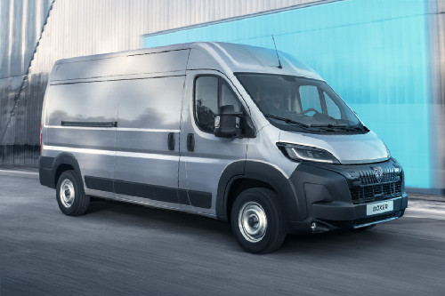 Peugeot Boxer Front Cross Side View