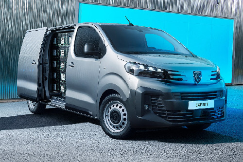 Peugeot Expert Front Cross Side View