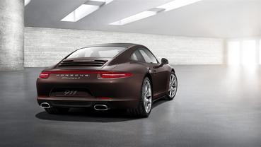 911 Carrera 4 Rear angle view